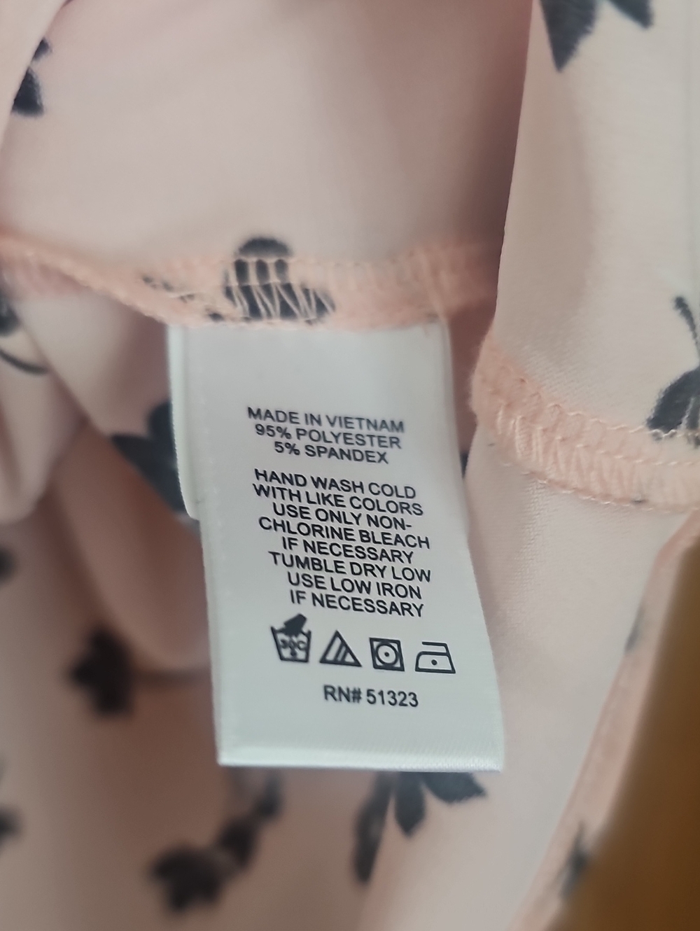 CeCe Light Pink/Peach Floral Blouse with White Peter Pan Collar. Small - Picture 3 of 4